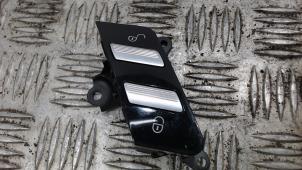 Gebruikte Schakelaar Centr. Deurvergrendeling Mercedes S (W221) 5.5 S-600 L 36V Twin Turbo Prijs € 15,75 Margeregeling aangeboden door Binckhorst BV