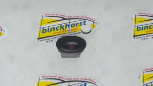 Gebruikte Schakelaar Paniekverlichting Chevrolet Matiz 0.8 S,SE Prijs € 10,50 Margeregeling aangeboden door Binckhorst BV