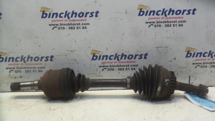 Gebruikte Aandrijfas links-voor Saab 9-5 (YS3E) 2.0t 16V Prijs € 63,00 Margeregeling aangeboden door Binckhorst BV