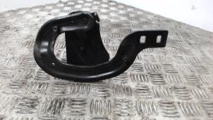 Gebruikte Achterklep Scharnier Peugeot 3008 I (0U/HU) 1.6 VTI 16V Prijs € 26,25 Margeregeling aangeboden door Binckhorst BV