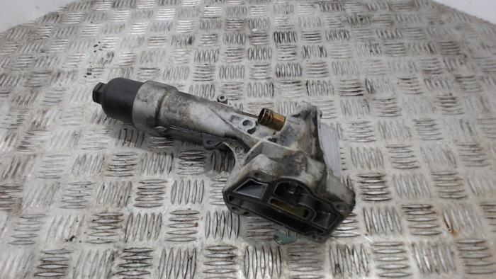 Gebruikte Oliefilterhuis Mercedes E (W211) 1.8 E-200 Kompressor 16V Prijs € 36,75 Margeregeling aangeboden door Binckhorst BV