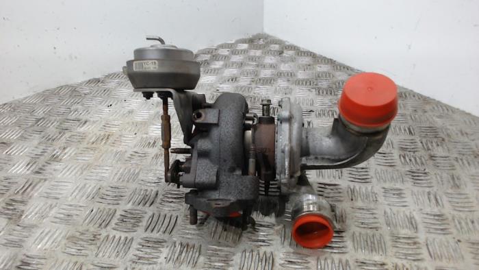 Gebruikte Turbo Toyota Avensis Wagon (T27) 2.2 16V D-4D-F 150 Prijs € 183,75 Margeregeling aangeboden door Binckhorst BV