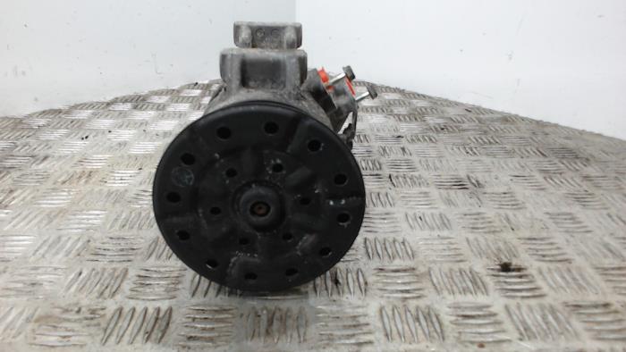 Gebruikte Aircopomp Toyota Avensis Wagon (T27) 2.2 16V D-4D-F 150 Prijs € 72,45 Margeregeling aangeboden door Binckhorst BV