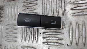 Gebruikte Schakelaar Achteruitverwarming Ford Galaxy (WA6) 2.0 TDCi 16V Prijs € 10,50 Margeregeling aangeboden door Binckhorst BV