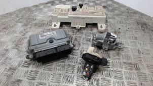 Gebruikte Contactslot + computer Volvo S40 (MS) 2.5 T5 20V Prijs € 157,50 Margeregeling aangeboden door Binckhorst BV