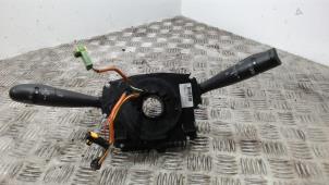 Gebruikte Stuurkolomschakelaar Peugeot 1007 (KM) 1.4 16V Prijs € 131,25 Margeregeling aangeboden door Binckhorst BV