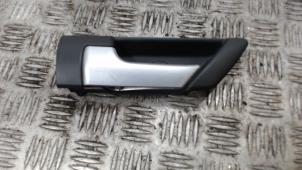 Gebruikte Deurgreep 2Deurs links Kia Pro cee'd (EDB3) 1.4 CVVT 16V Prijs € 15,75 Margeregeling aangeboden door Binckhorst BV