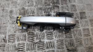 Gebruikte Portiergreep 4Deurs links-voor Toyota Avensis Wagon (T27) 2.2 16V D-4D-F 150 Prijs € 15,75 Margeregeling aangeboden door Binckhorst BV