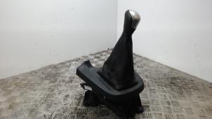 Gebruikte Versnellingspook Ford Fiesta 6 (JA8) 1.25 16V Prijs € 42,00 Margeregeling aangeboden door Binckhorst BV