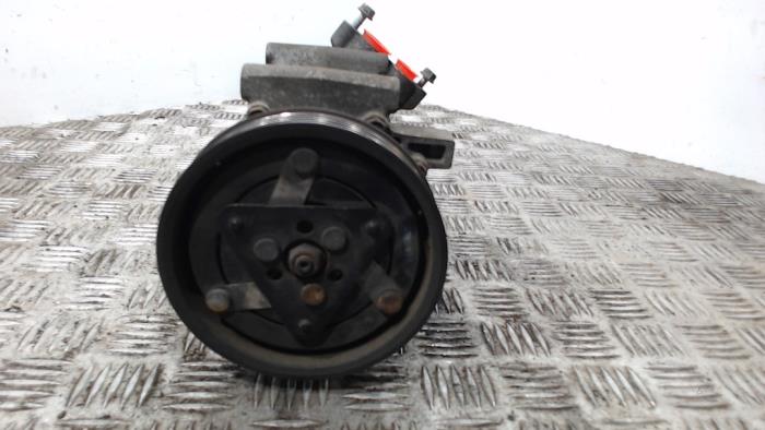 Gebruikte Aircopomp Renault Clio III (BR/CR) 1.6 16V Prijs € 9,98 Margeregeling aangeboden door Binckhorst BV