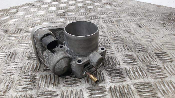 Gebruikte Gasklephuis Renault Scénic II (JM) 2.0 16V Prijs € 36,75 Margeregeling aangeboden door Binckhorst BV