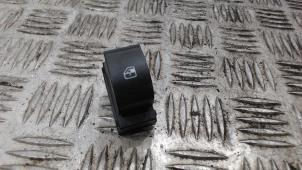 Gebruikte Ruit schakelaar elektrisch Lancia Delta (844) 1.4 T-Jet 16V 120 Prijs € 10,50 Margeregeling aangeboden door Binckhorst BV