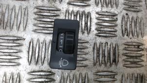 Gebruikte Schakelaar Koplamp Ihv Peugeot 508 (8D) 1.6 THP 16V Prijs € 15,75 Margeregeling aangeboden door Binckhorst BV