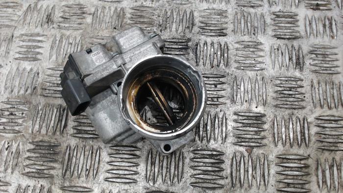 Gebruikte Gasklephuis Volkswagen Passat Variant (3C5) 1.9 TDI Prijs € 31,50 Margeregeling aangeboden door Binckhorst BV