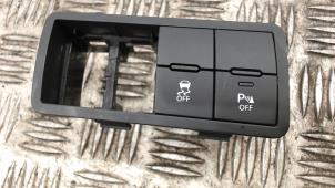 Gebruikte PDC Schakelaar Kia Venga 1.6 CVVT 16V Prijs € 26,25 Margeregeling aangeboden door Binckhorst BV