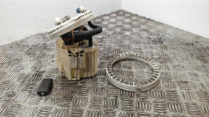 Gebruikte Tank element Pomp Opel Meriva (A) 1.6 16V Prijs € 36,75 Margeregeling aangeboden door Binckhorst BV