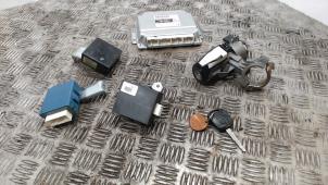 Gebruikte Kontaktslot + computer Toyota Yaris (P1) 1.3 16V VVT-i Prijs € 131,25 Margeregeling aangeboden door Binckhorst BV