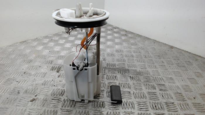 Gebruikte Tank element Pomp Volkswagen Up! (121) 1.0 12V 60 Prijs € 42,00 Margeregeling aangeboden door Binckhorst BV