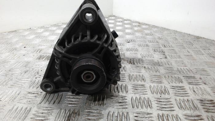 Gebruikte Dynamo Opel Corsa D 1.0 Prijs € 31,50 Margeregeling aangeboden door Binckhorst BV