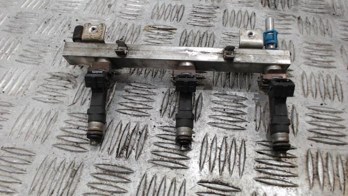 Gebruikte Verstuiver brug Opel Corsa D 1.0 Prijs € 63,00 Margeregeling aangeboden door Binckhorst BV