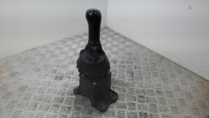 Gebruikte Versnellingspook Ford Fusion 1.4 16V Prijs € 31,50 Margeregeling aangeboden door Binckhorst BV