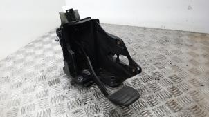 Gebruikte Rempedaal Renault Master III (FV) 2.3 dCi 135 16V FWD Prijs € 52,50 Margeregeling aangeboden door Binckhorst BV