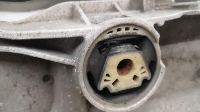 Subframe van een Skoda Octavia Combi (1Z5) 1.6 TDI Greenline 2013