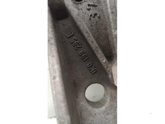 Subframe van een Skoda Octavia Combi (1Z5) 1.6 TDI Greenline 2013