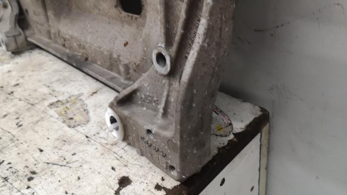 Subframe van een Skoda Octavia Combi (1Z5) 1.6 TDI Greenline 2013