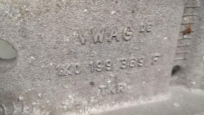 Subframe van een Skoda Octavia Combi (1Z5) 1.6 TDI Greenline 2013