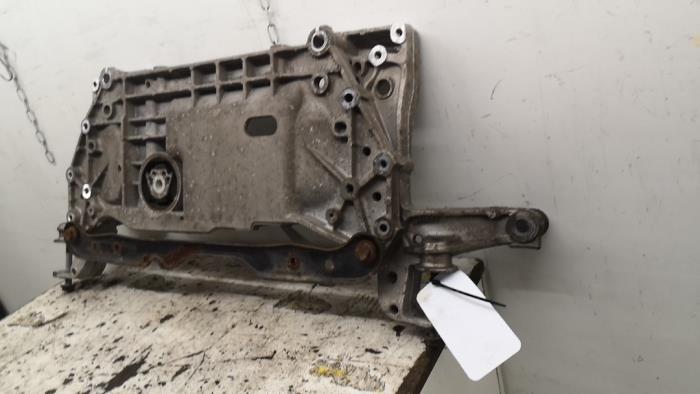 Subframe van een Skoda Octavia Combi (1Z5) 1.6 TDI Greenline 2013