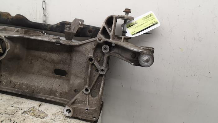 Subframe van een Skoda Octavia Combi (1Z5) 1.6 TDI Greenline 2013