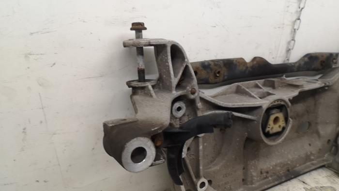 Subframe van een Skoda Octavia Combi (1Z5) 1.6 TDI Greenline 2013