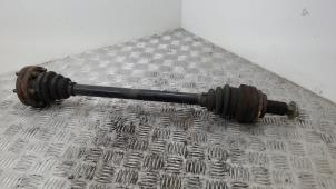 Gebruikte Aandrijfas links-achter BMW 5 serie (E60) 523i 24V Prijs € 52,50 Margeregeling aangeboden door Binckhorst BV