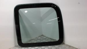 Gebruikte Extra Ruit 2Deurs links-achter Renault Kangoo (KC) 1.6 16V Prijs € 42,00 Margeregeling aangeboden door Binckhorst BV