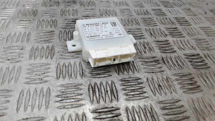 PDC Module van een Mercedes-Benz E (W212) E-350 CDI BlueEfficiency V6 24V 4-Matic 2012