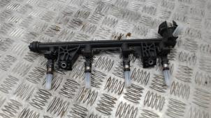 Gebruikte Injector brug Renault Megane III Berline (BZ) 1.4 16V TCe 130 Prijs € 63,00 Margeregeling aangeboden door Binckhorst BV