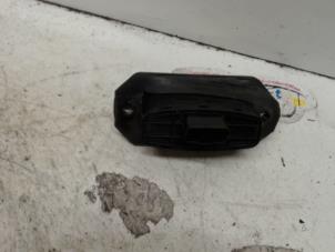 Gebruikte Schuifdeur schakelaar Renault Master III (FV) 2.3 dCi 135 16V FWD Prijs € 26,25 Margeregeling aangeboden door Binckhorst BV