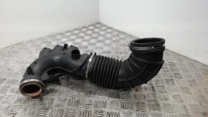 Gebruikte Aanzuigslang Lucht Mercedes V (447.8) 2.1 250 BlueTEC, 250 d 16V Prijs € 31,50 Margeregeling aangeboden door Binckhorst BV