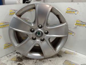 Gebruikte Velg Skoda Octavia Combi (1Z5) 1.6 TDI Greenline Prijs € 42,00 Margeregeling aangeboden door Binckhorst BV