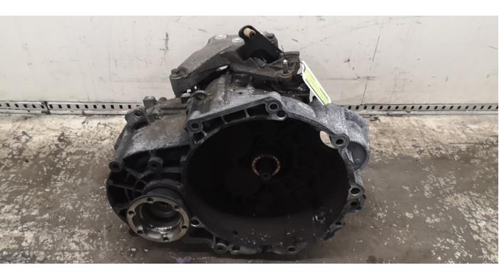 Gebruikte Versnellingsbak Volkswagen Passat (3C2) 2.0 TDI 140 Prijs € 157,50 Margeregeling aangeboden door Binckhorst BV