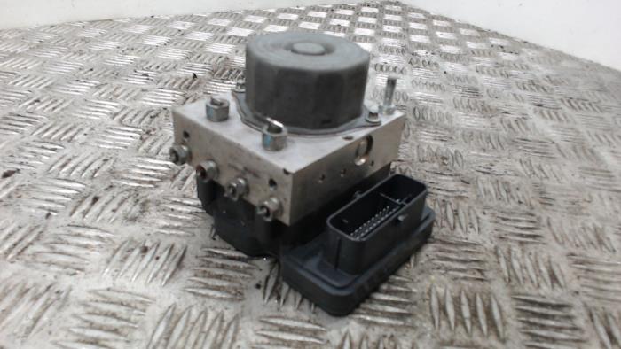 Gebruikte ABS Pomp Mitsubishi Space Star (A0) 1.0 12V Prijs € 52,50 Margeregeling aangeboden door Binckhorst BV