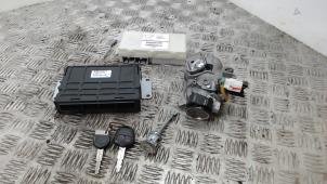 Gebruikte Contactslot + computer Mitsubishi Space Star (A0) 1.0 12V Prijs € 131,25 Margeregeling aangeboden door Binckhorst BV