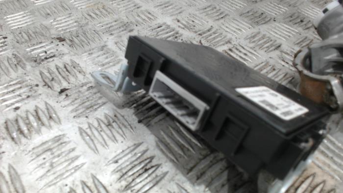 Kontaktslot + computer van een Suzuki Swift (ZA/ZC/ZD) 1.2 16V 2011