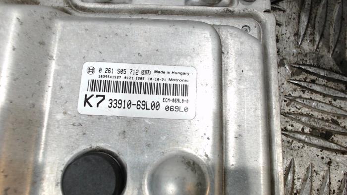 Kontaktslot + computer van een Suzuki Swift (ZA/ZC/ZD) 1.2 16V 2011