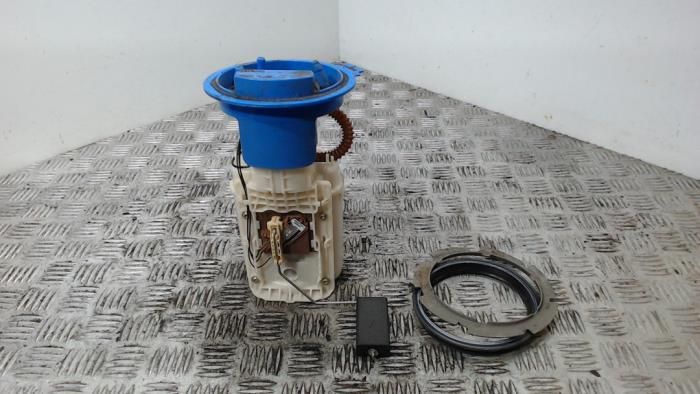 Gebruikte Tank element Pomp Volkswagen Golf Plus (5M1/1KP) 1.6 FSI 16V Prijs € 36,75 Margeregeling aangeboden door Binckhorst BV