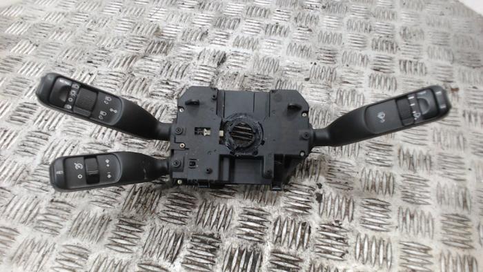Gebruikte Combischakelaar Stuurkolom Alfa Romeo 159 (939AX) 2.2 JTS 16V Prijs € 36,75 Margeregeling aangeboden door Binckhorst BV