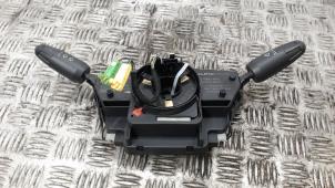 Gebruikte Licht + Raw Schakelaar Opel Corsa D 1.2 16V Prijs € 36,75 Margeregeling aangeboden door Binckhorst BV