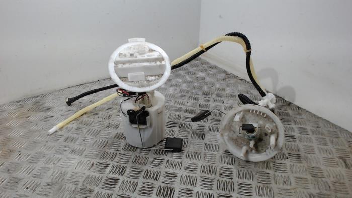 Gebruikte Tank element Pomp Mercedes E (W212) E-200 CGI 16V BlueEfficiency Prijs € 78,75 Margeregeling aangeboden door Binckhorst BV