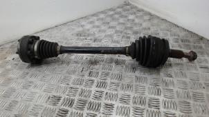 Gebruikte Steekas links-voor Volkswagen Transporter T5 2.0 TDI DRF Prijs € 52,50 Margeregeling aangeboden door Binckhorst BV